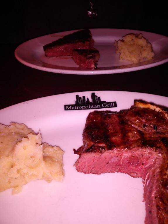 O maravilhoso e suculento T-Bone no Metropolitan Grill, um dos melhores restaurantes de Seattle e de todos os Estados Unidos